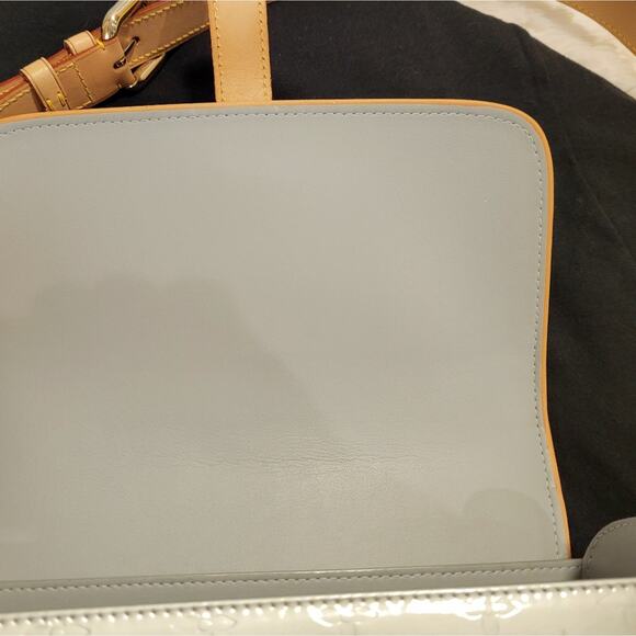 LOUIS VUITTON Never Used w/ Tag Monogram Vernis Christie GM in Silver Crossbody - Picture 13 of 15
